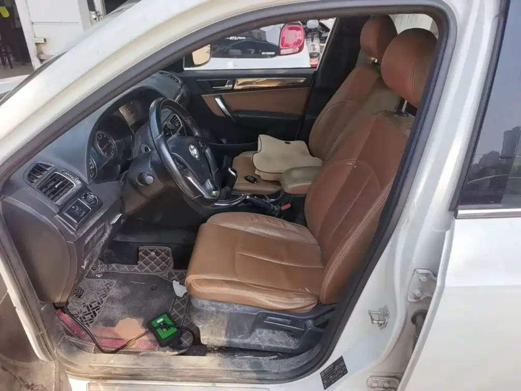 Zhonghua V5 2016 2016 1.5T Manual 2WD Smart Edition