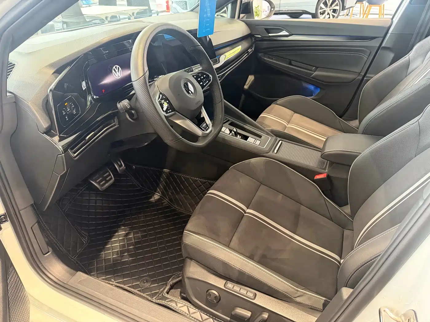 Volkswagen Golf 2023 Facelift 280TSI DSG R-Line Lite фото 6