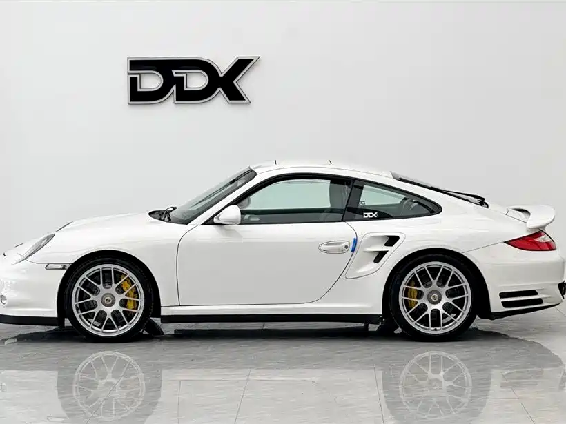 Porsche 911 2010 Turbo S 3.8T фото 7
