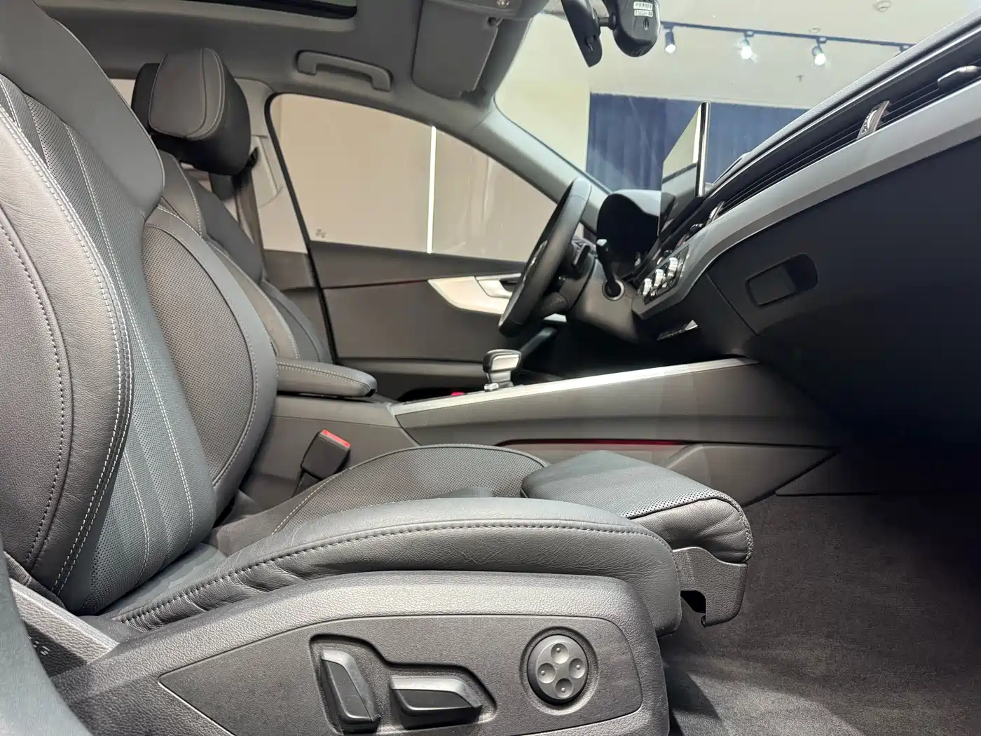 Audi A4L 2020 40 TFSI Fashion Dynamic Edition фото 34