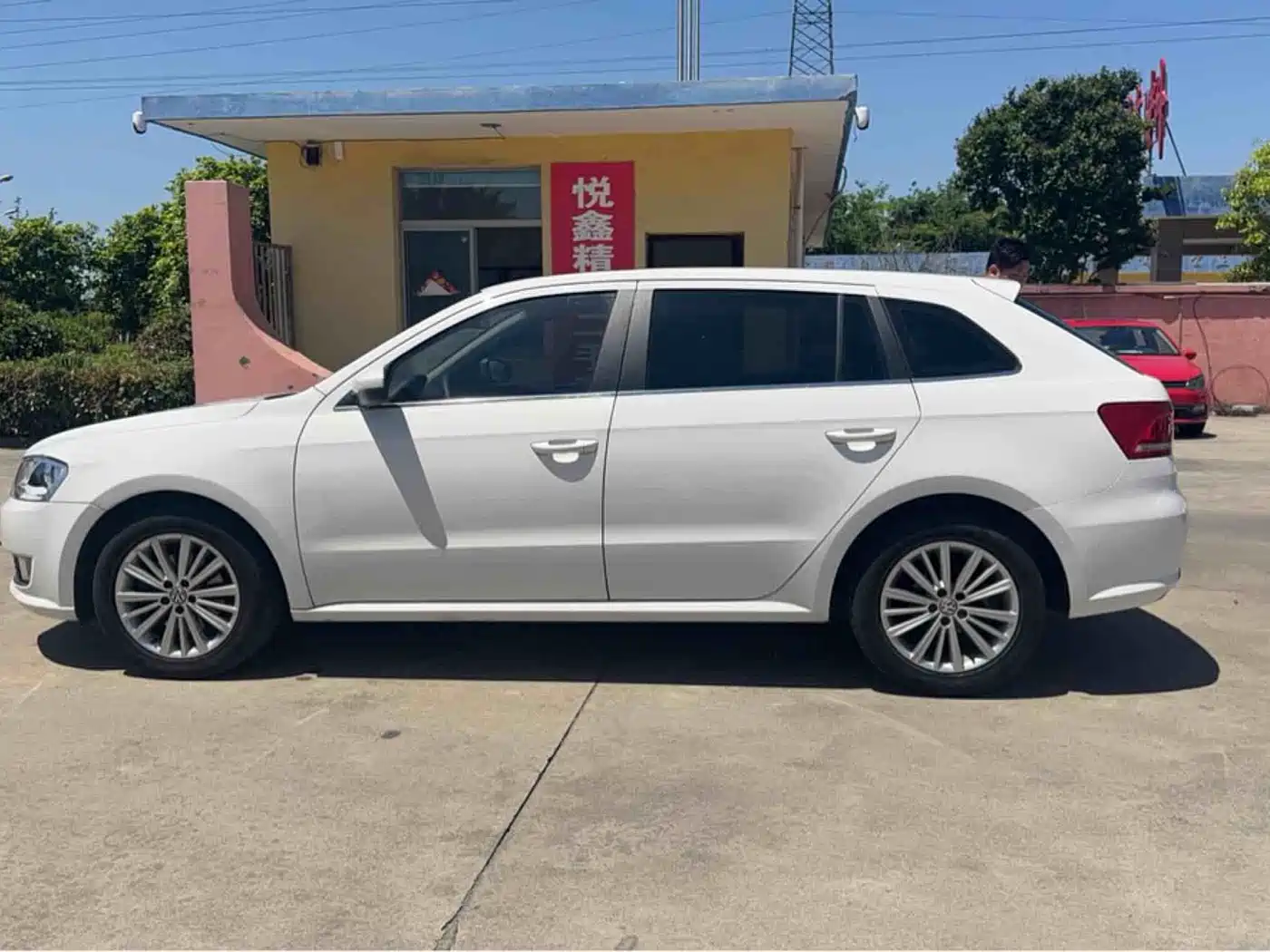 Volkswagen Lavida Tour 2015 230TSI DSG Comfort Edition фото 14