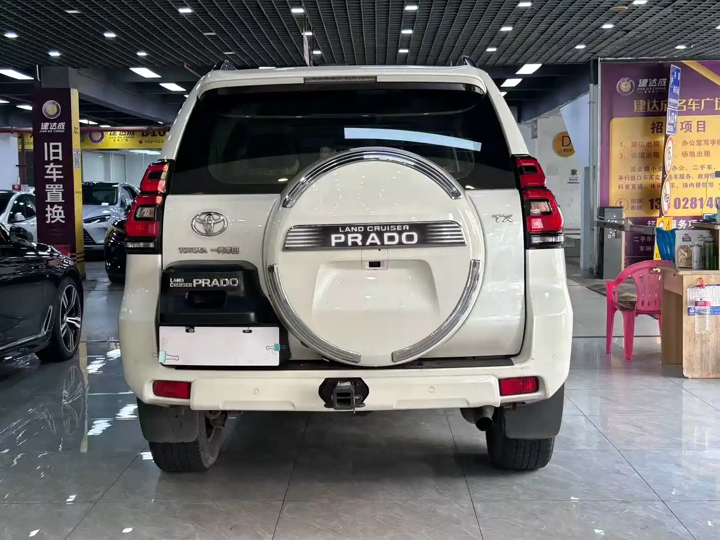 Toyota Prado 2019 2018 3.5L Automatic TX-L NAVI Rear-mounted Spare Tire