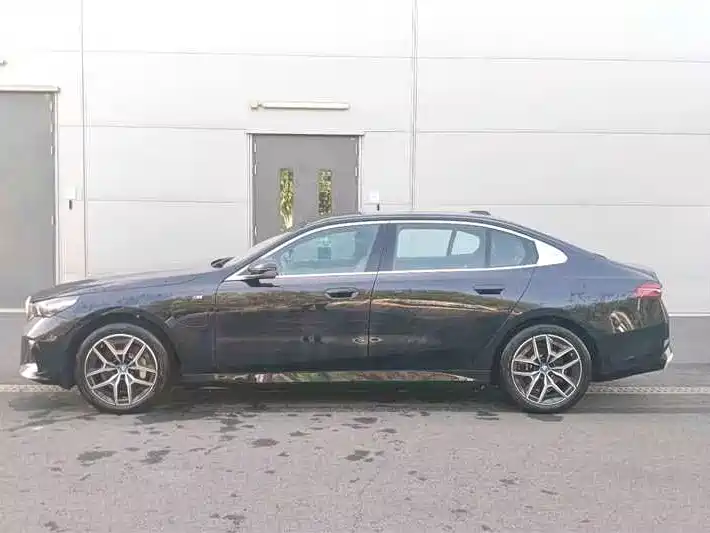 BMW i5 2026 2025 eDrive 35L M Sport Package