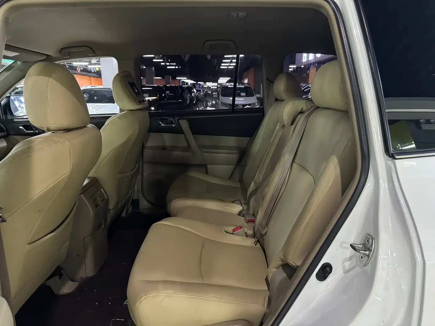 Toyota Highlander 2012 2.7L 2WD 5-seater Elite Edition фото 5