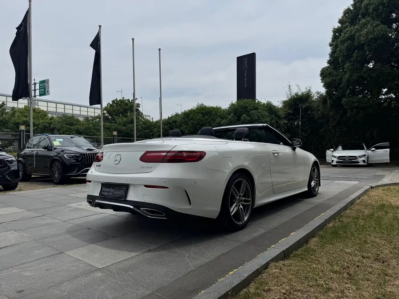 Mercedes-Benz E-Class (Import) 2018 E 200 4MATIC Convertible Coupe фото 18