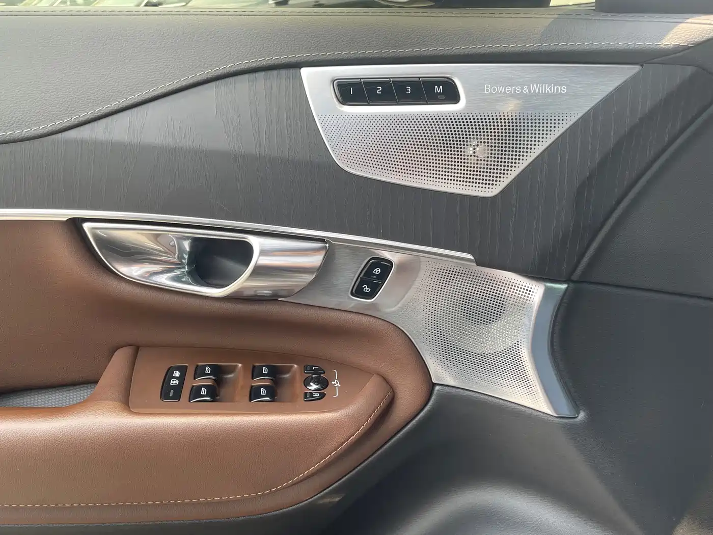 VOLVO XC90 PLUG-IN HYBRID