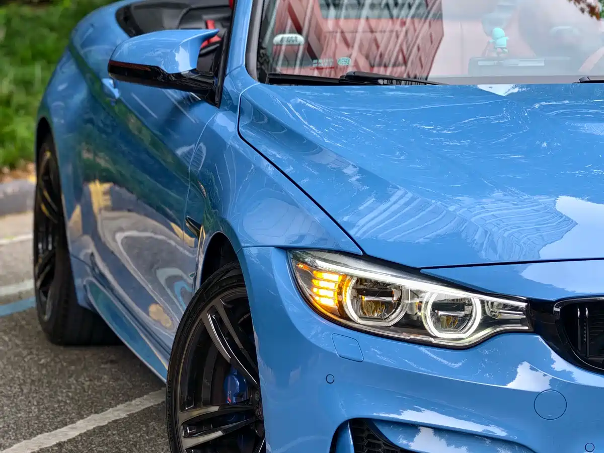 Photo 9 - BMW M4