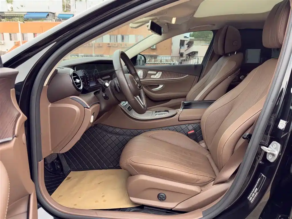 MERCEDES-BENZ E CLASS