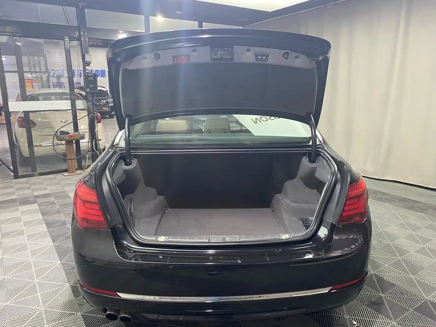 BMW 7 Series 2014 730Li Premium фото 17