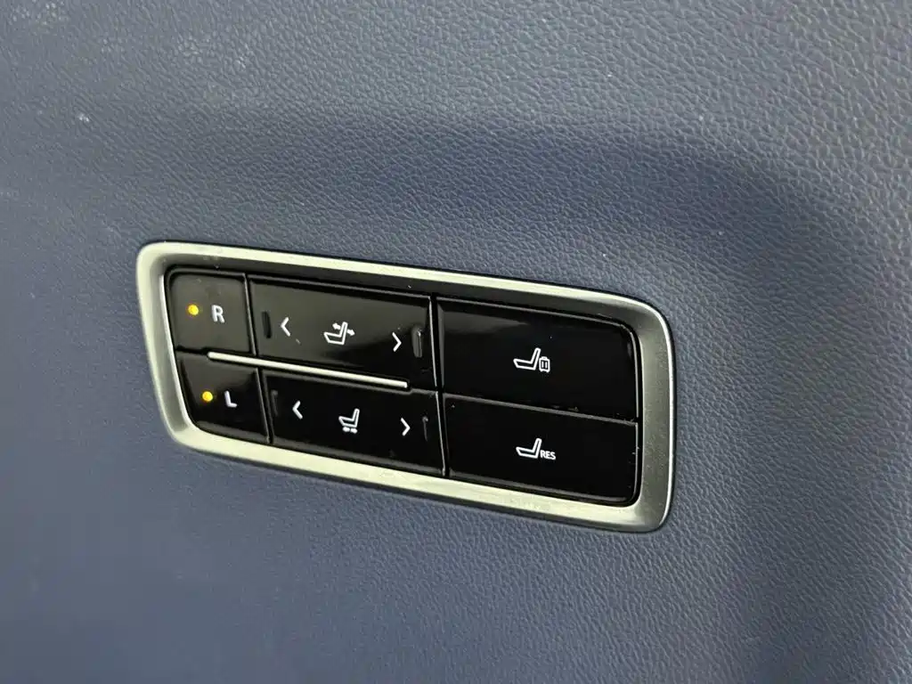 Buick Century 2025 2025 2.0T 6-Seater World Edition