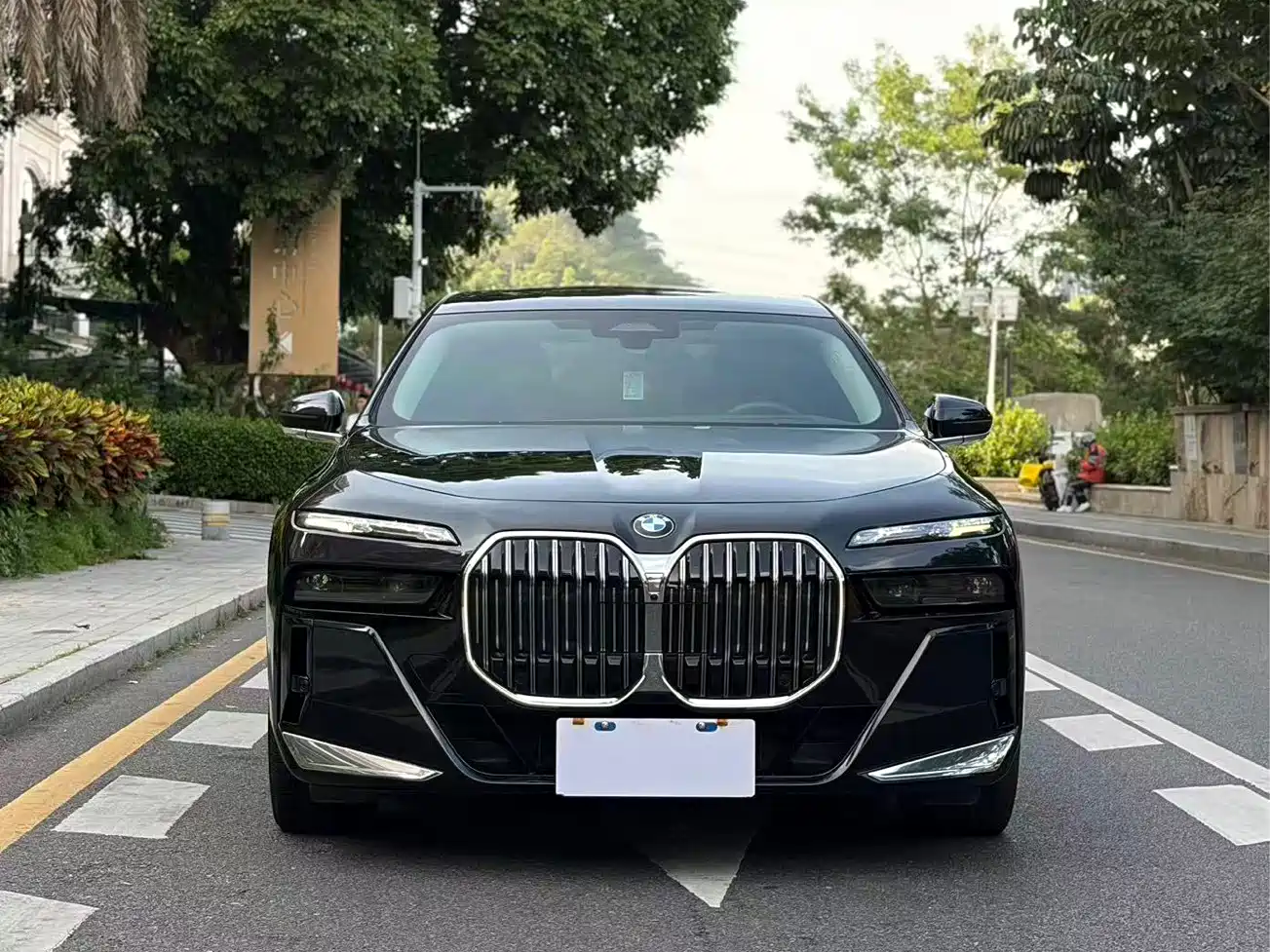 BMW 7-SERIES