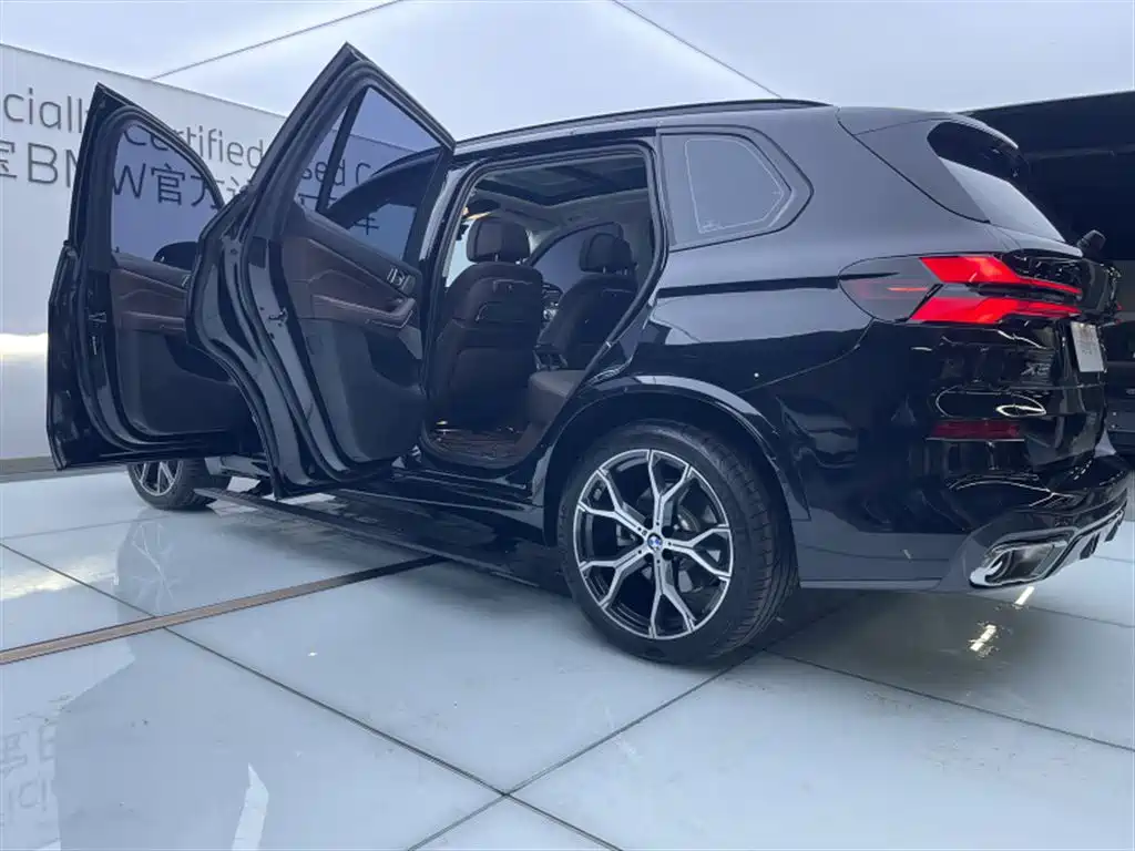 BMW X5 2026 2026 Facelift xDrive 30Li Exclusive M Sport Shadowline Package