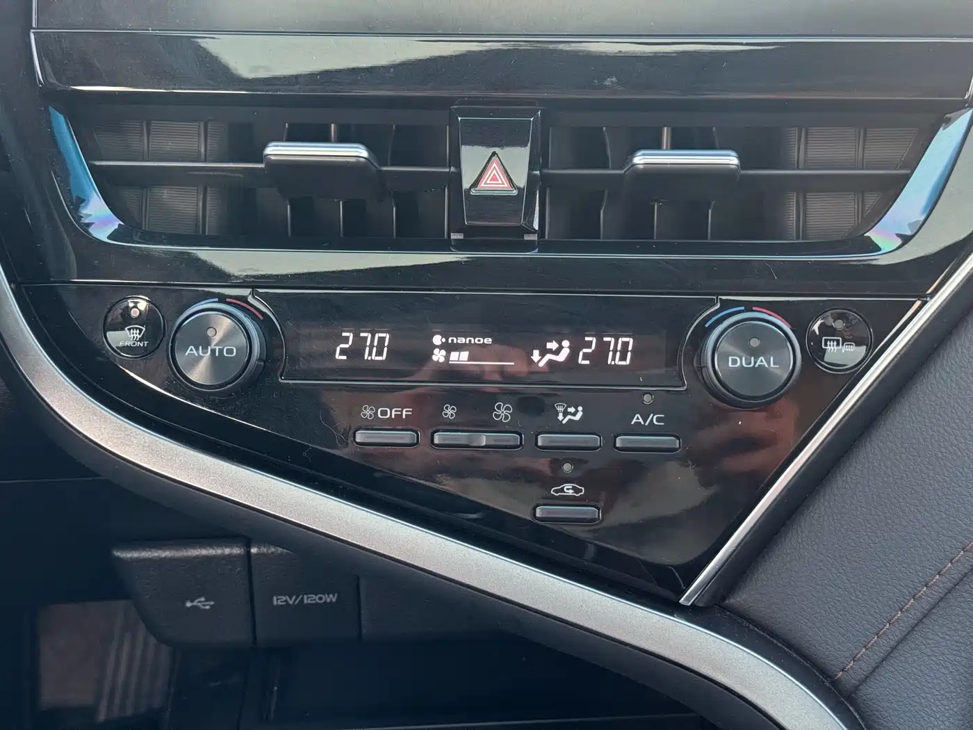 Toyota Camry 2021 2.0G Luxury Edition фото 15