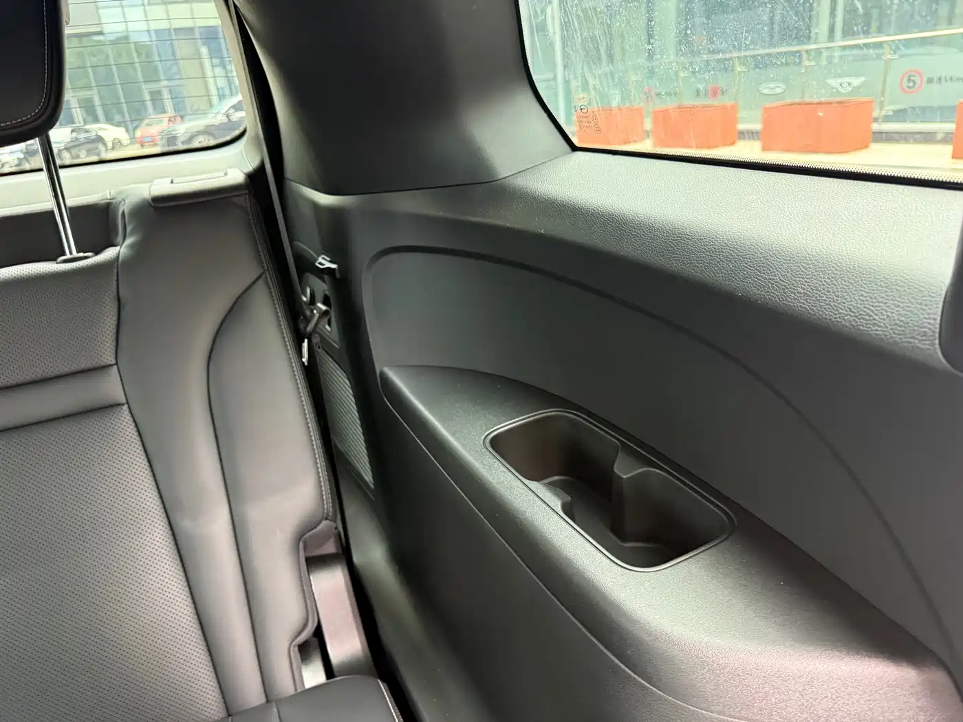 GAC Trumpchi Trumpchi GS8 2022 Pilot Series 2.0TGDI 2WD Premium Edition (7-Seater) фото 40