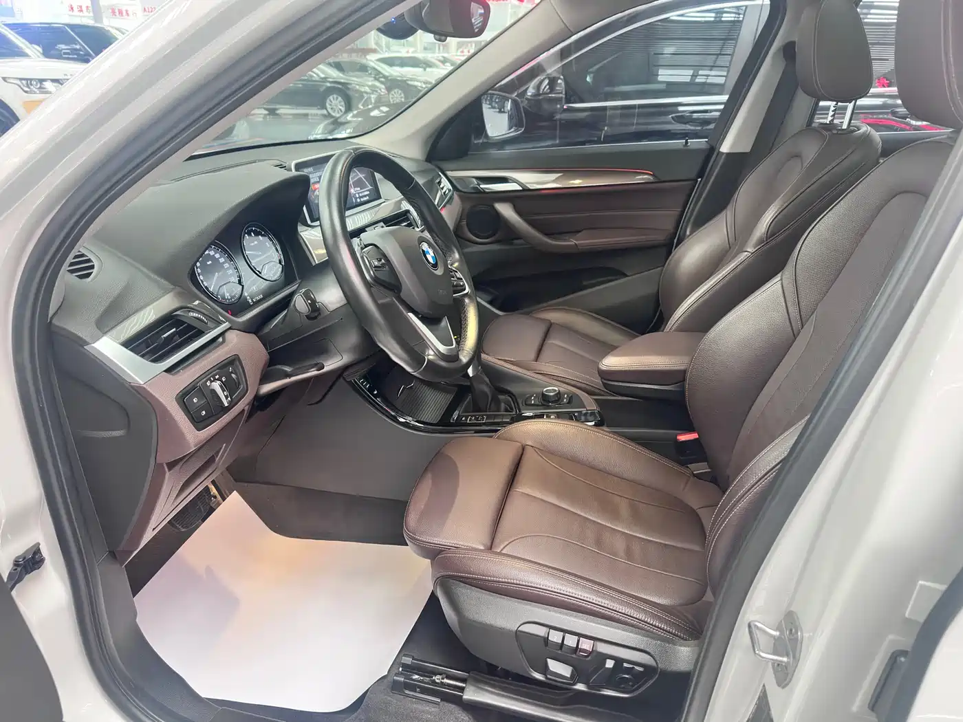 BMW X1 2019 sDrive18Li Premium Model фото 6
