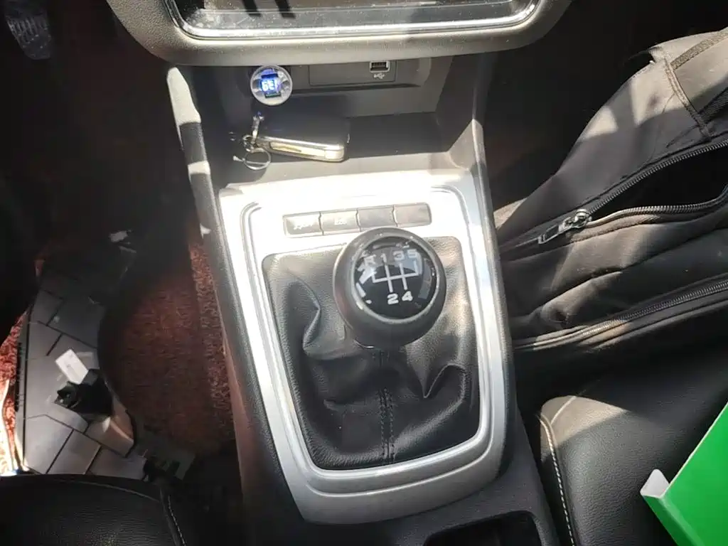 Roewe i6 2019 2020 PLUS 1.6L Manual 4G Connected Glory Flagship Edition