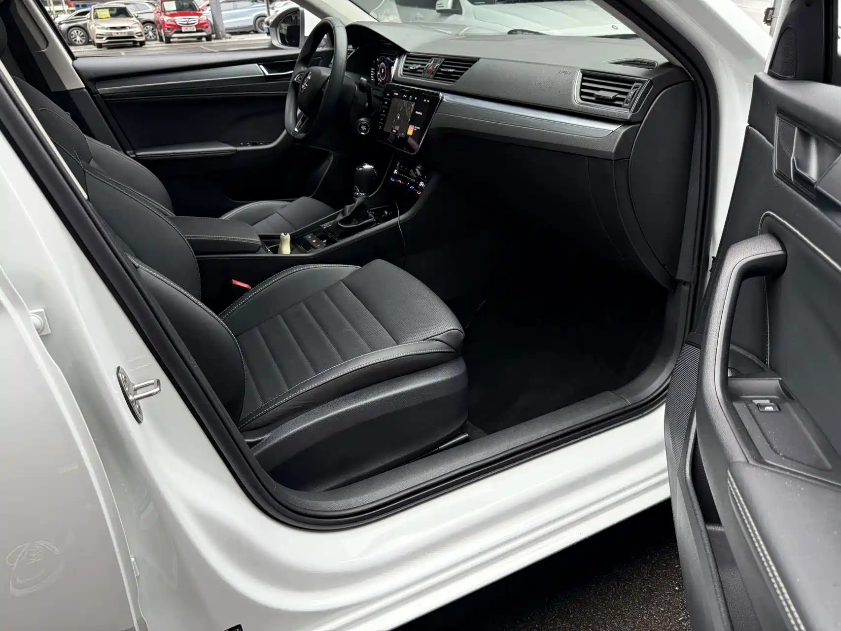 Photo 8 - Škoda Superb
