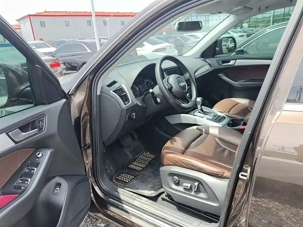 AUDI Q5