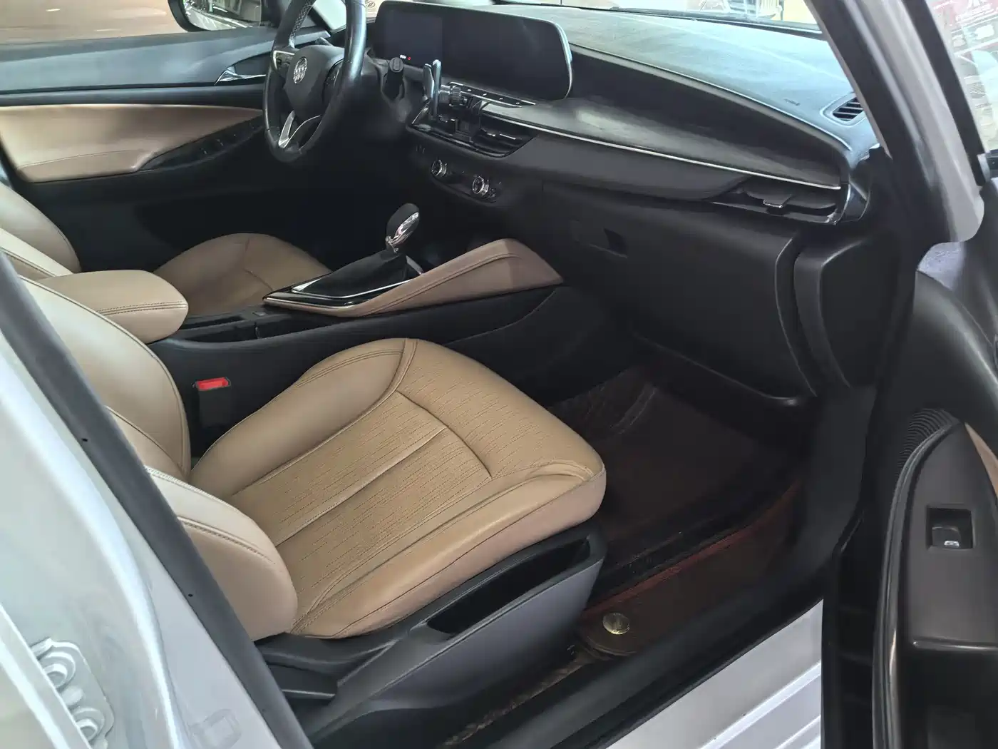 Buick GL6 2021 2021 323T Mild Hybrid Connected Luxury