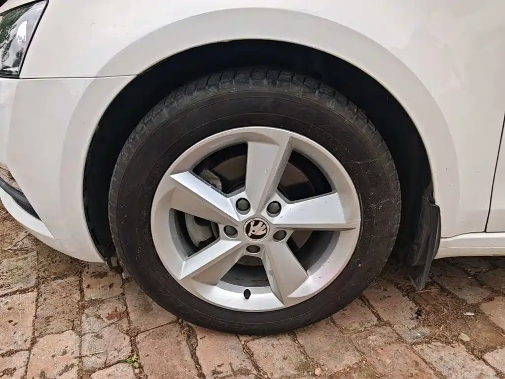 Фото 23 - Škoda Octavia