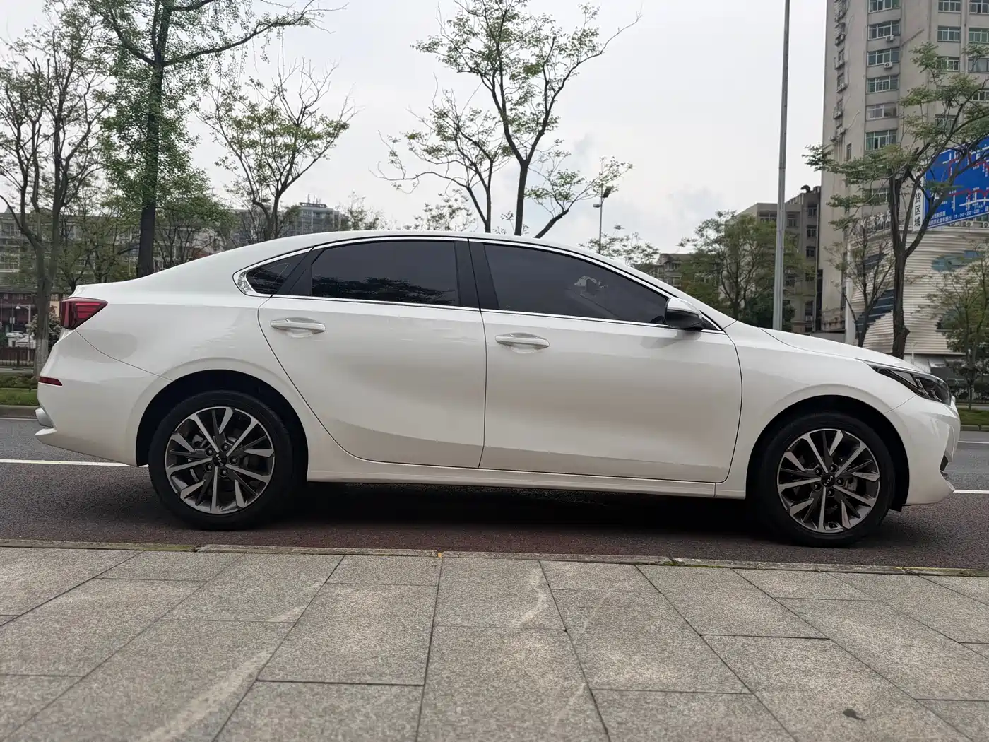 Kia K3 2021 Facelift 1.5L CVT Fashion Edition фото 8