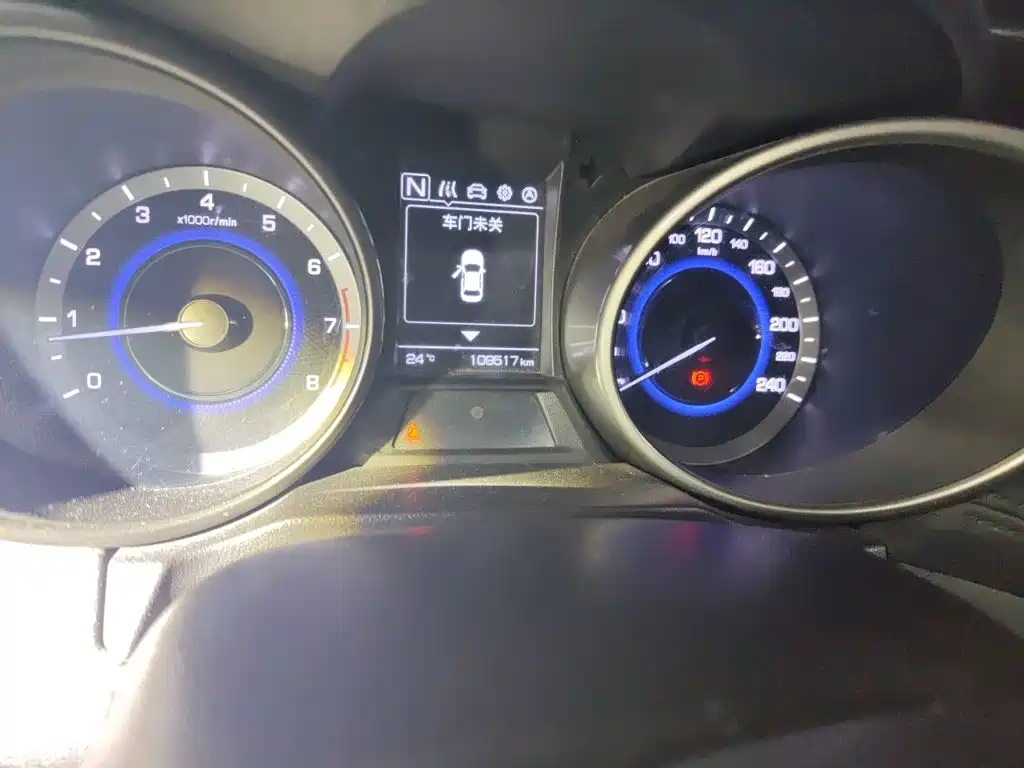 Фото 8 - Changan CS35