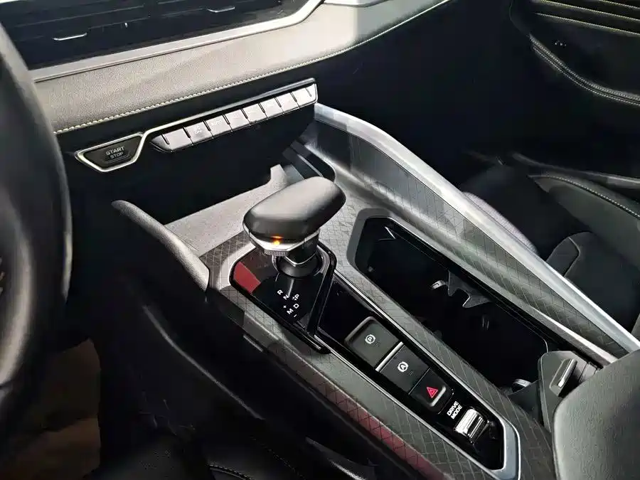 Фото 7 - Geely Preface