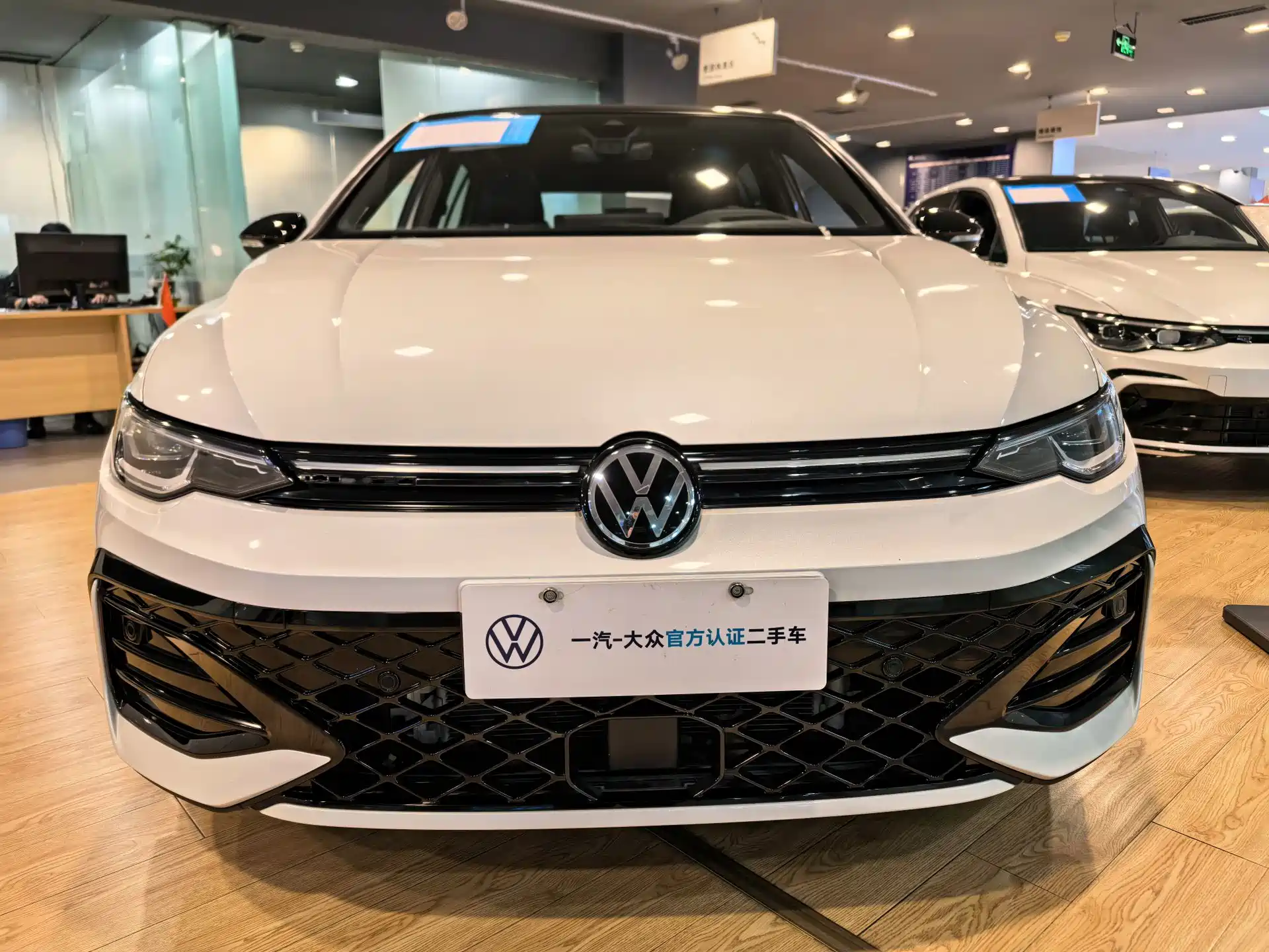 صورة 2 - Volkswagen Golf