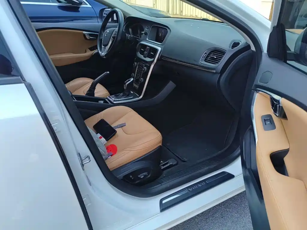 Volvo V40 2019 2018 T3 Inscription Edition