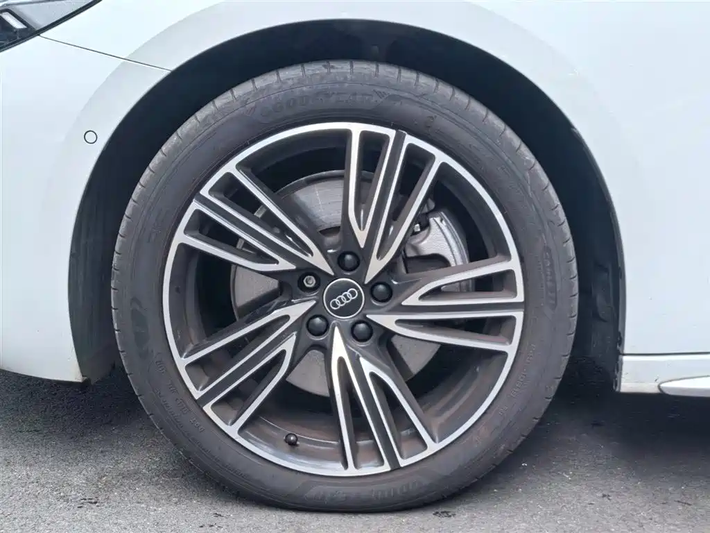 Photo 21 - Audi A5L