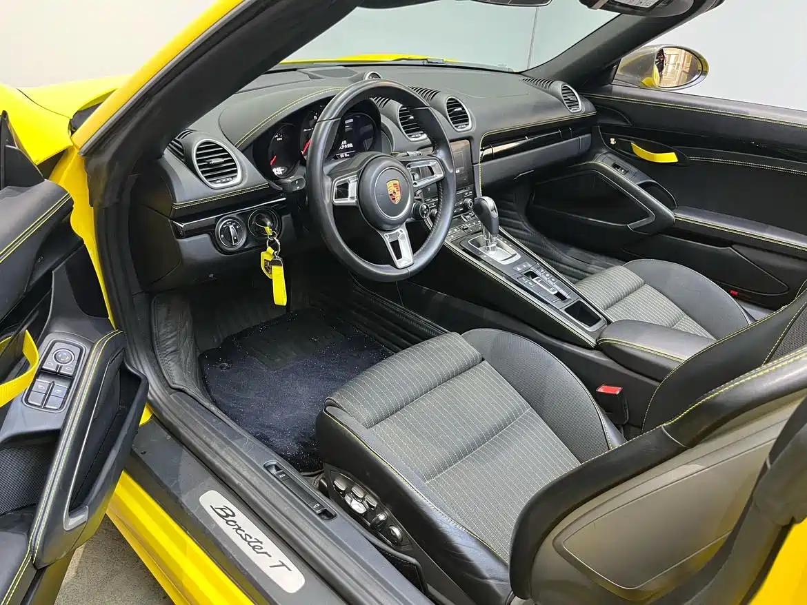 Porsche 718 2019 Boxster T 2.0T фото 11