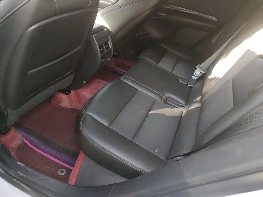 Photo 17 - Cadillac XT4