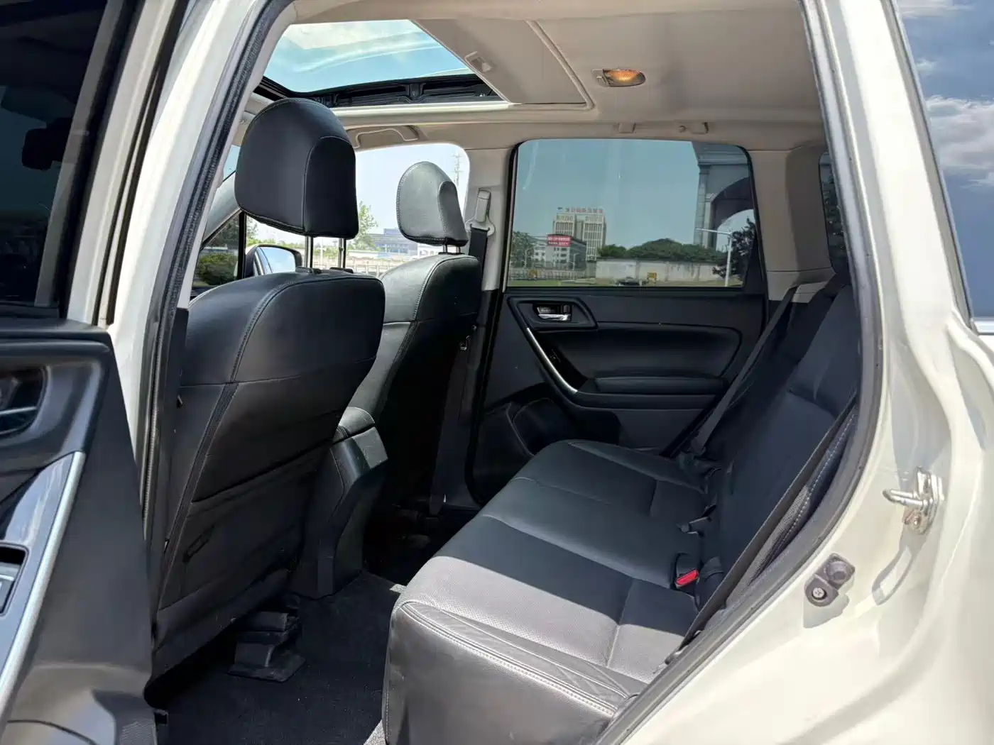 Subaru Forester 2016 2.0i Fashion Navigation Edition фото 5