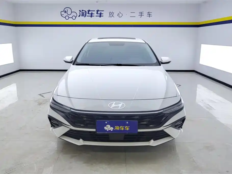 Hyundai Elantra 2023 1.5L CVT GLX Elite Edition фото 2