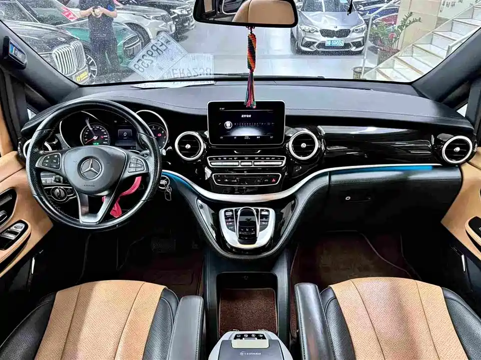 Mercedes-Benz V-Class 2017 2016 V 260 L Premium Long