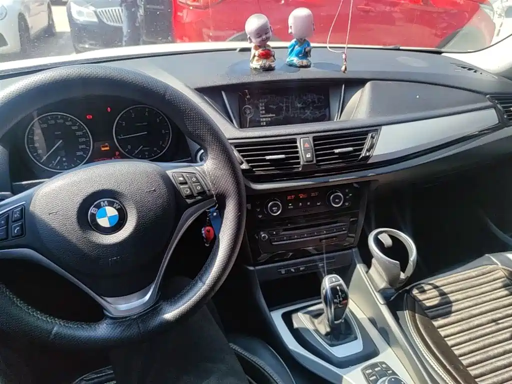 BMW X1 2014 sDrive18i Leading Edition фото 10