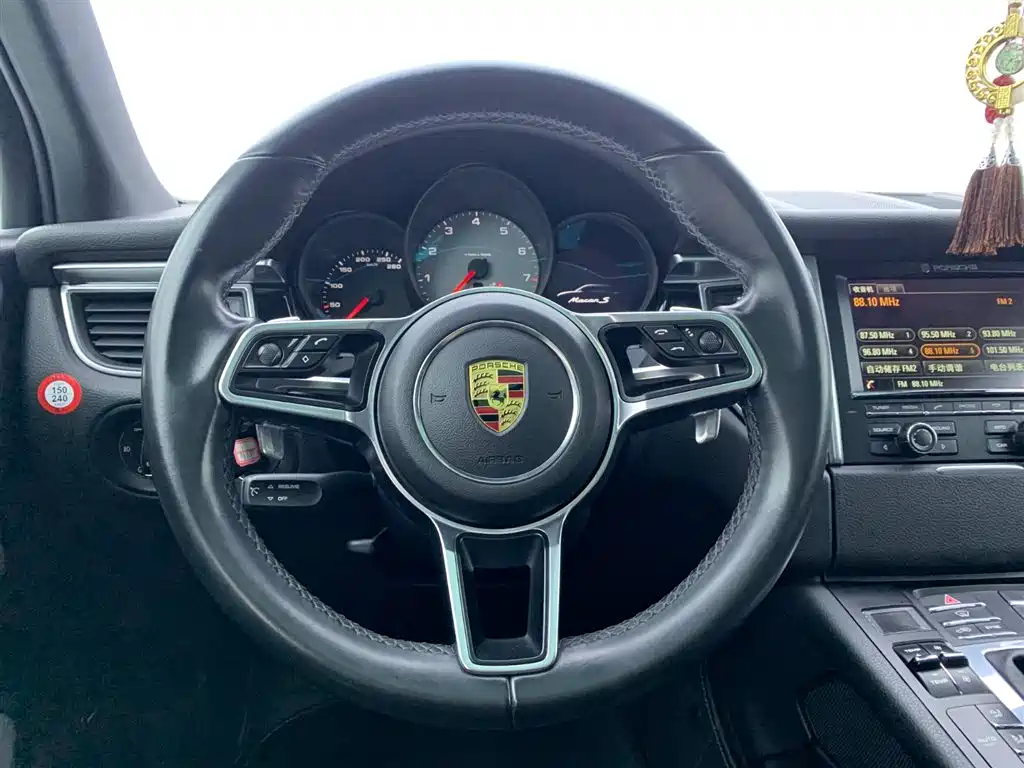 Porsche Macan 2016 Macan S 3.0T фото 19