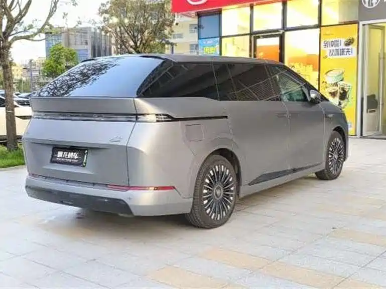 XPeng X9 2025 2025 Extended Range Edition