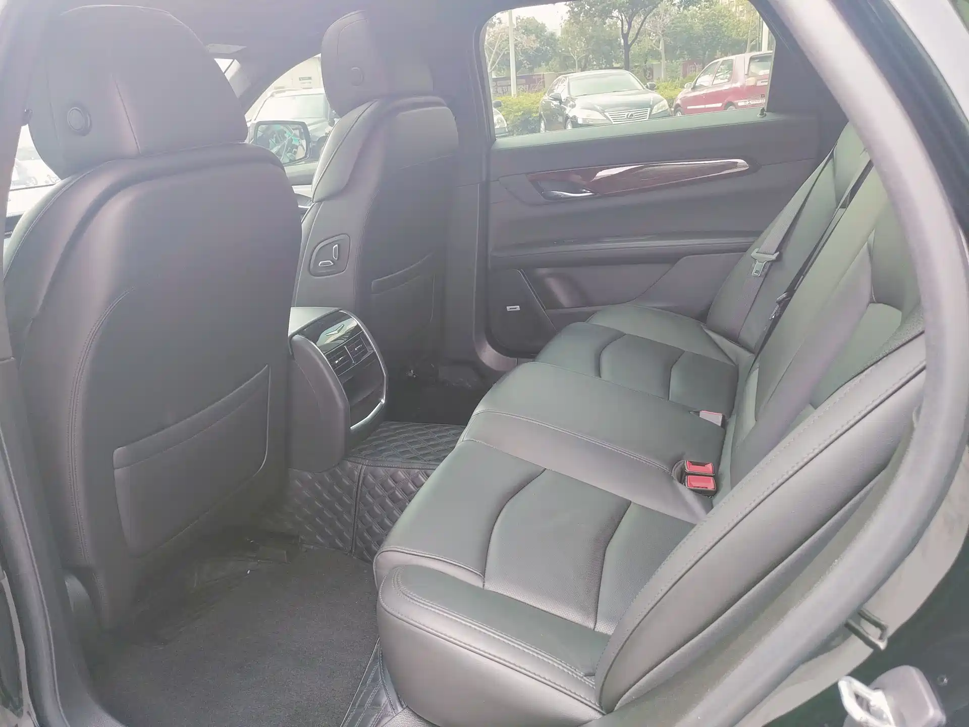 Фото 20 - Cadillac CT6