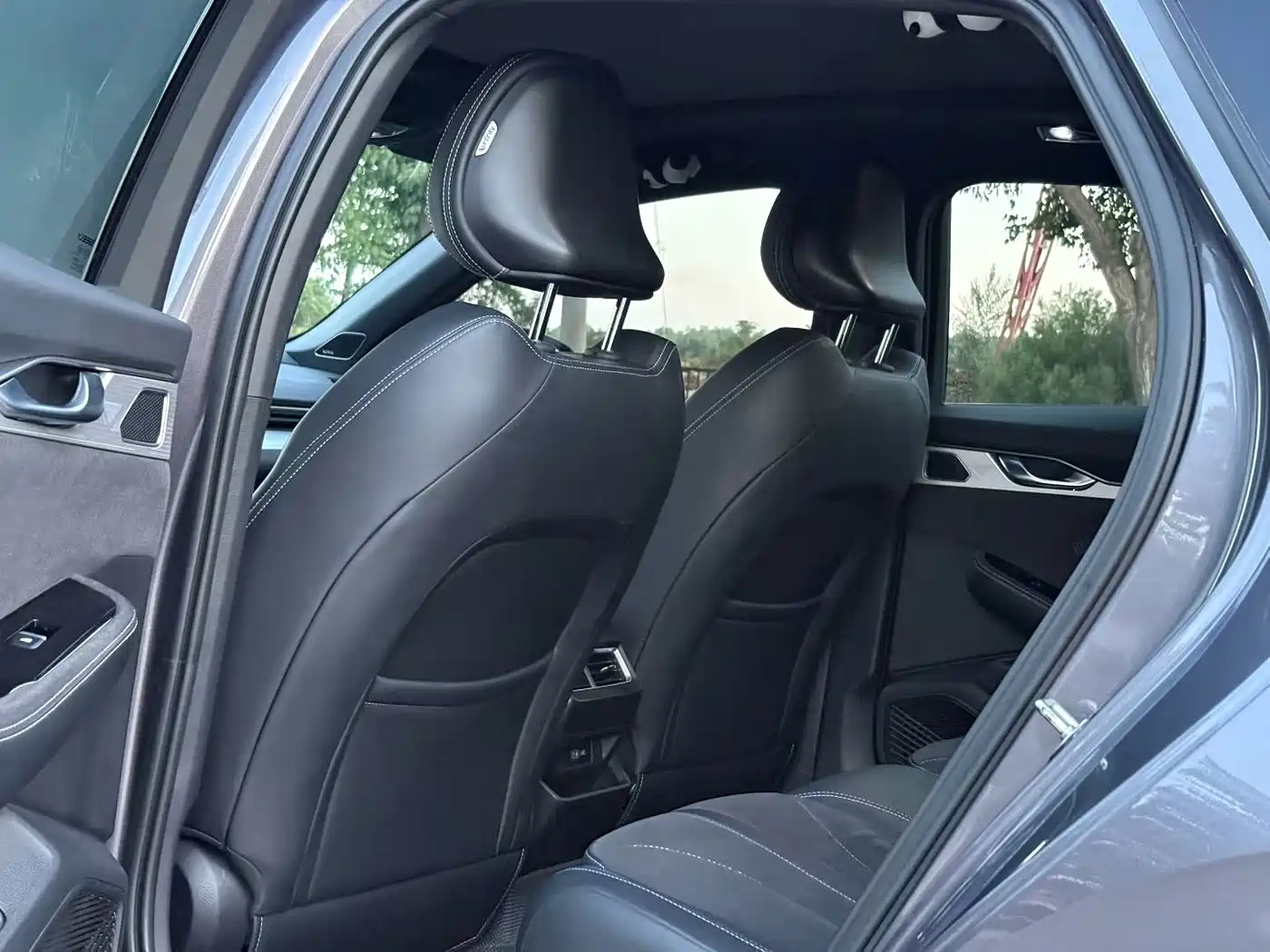 Фото 4 - Geely Preface
