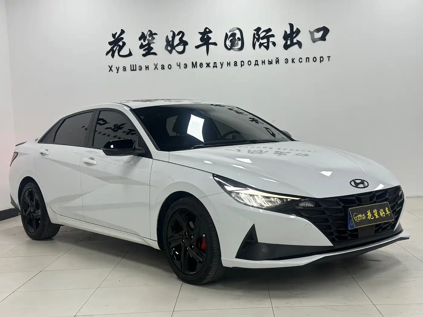 Hyundai Elantra 2022 1.5L CVT 20th Anniversary Edition фото 3