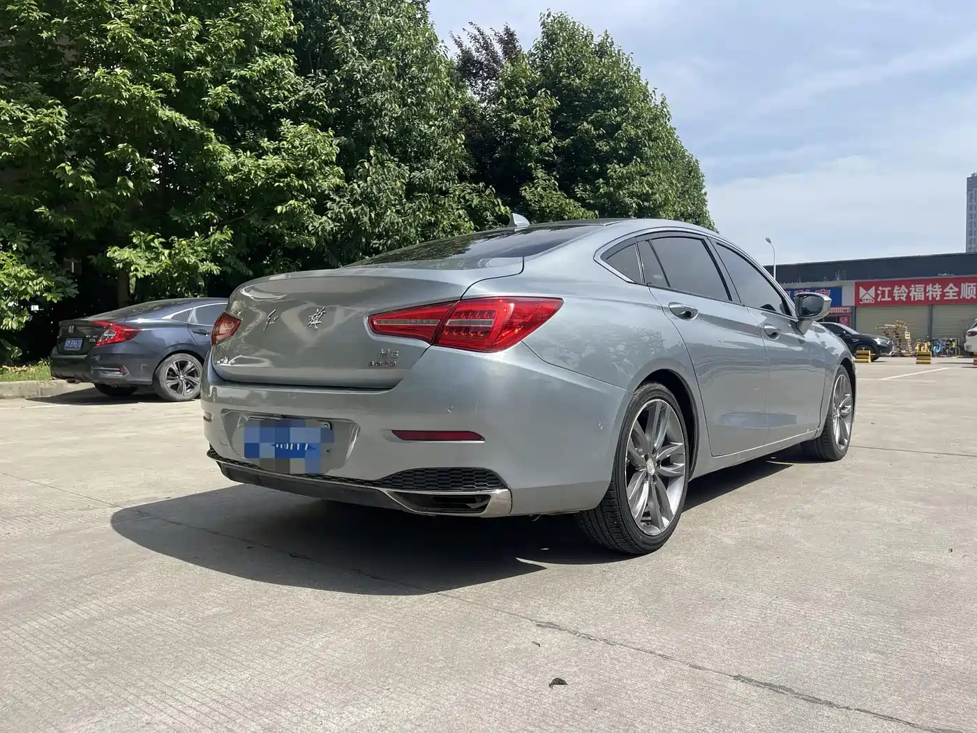 Hongqi H5 2018 30TD Smart Connected Royal Edition фото 12