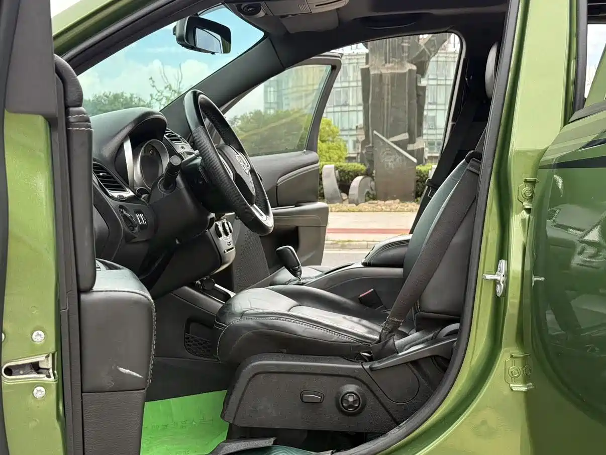 Dodge Journey 2015 2013 Model 2.4L 2WD Premium Edition
