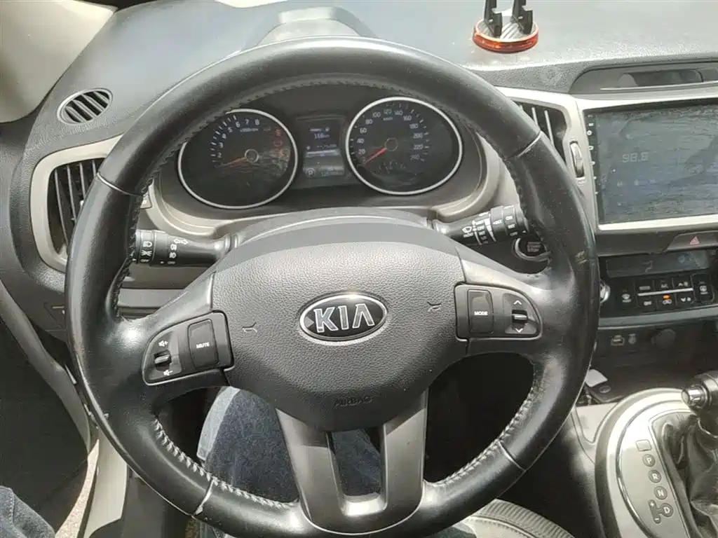 Kia Sportage 2015 2.0L Automatic 2WD GLS фото 11
