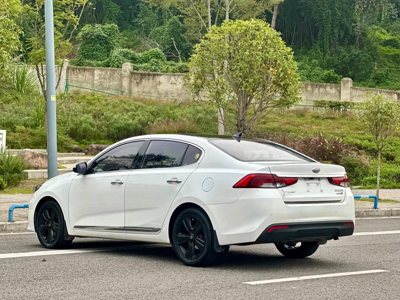 Kia Kaishen 2017 1.8L Automatic GLS фото 13