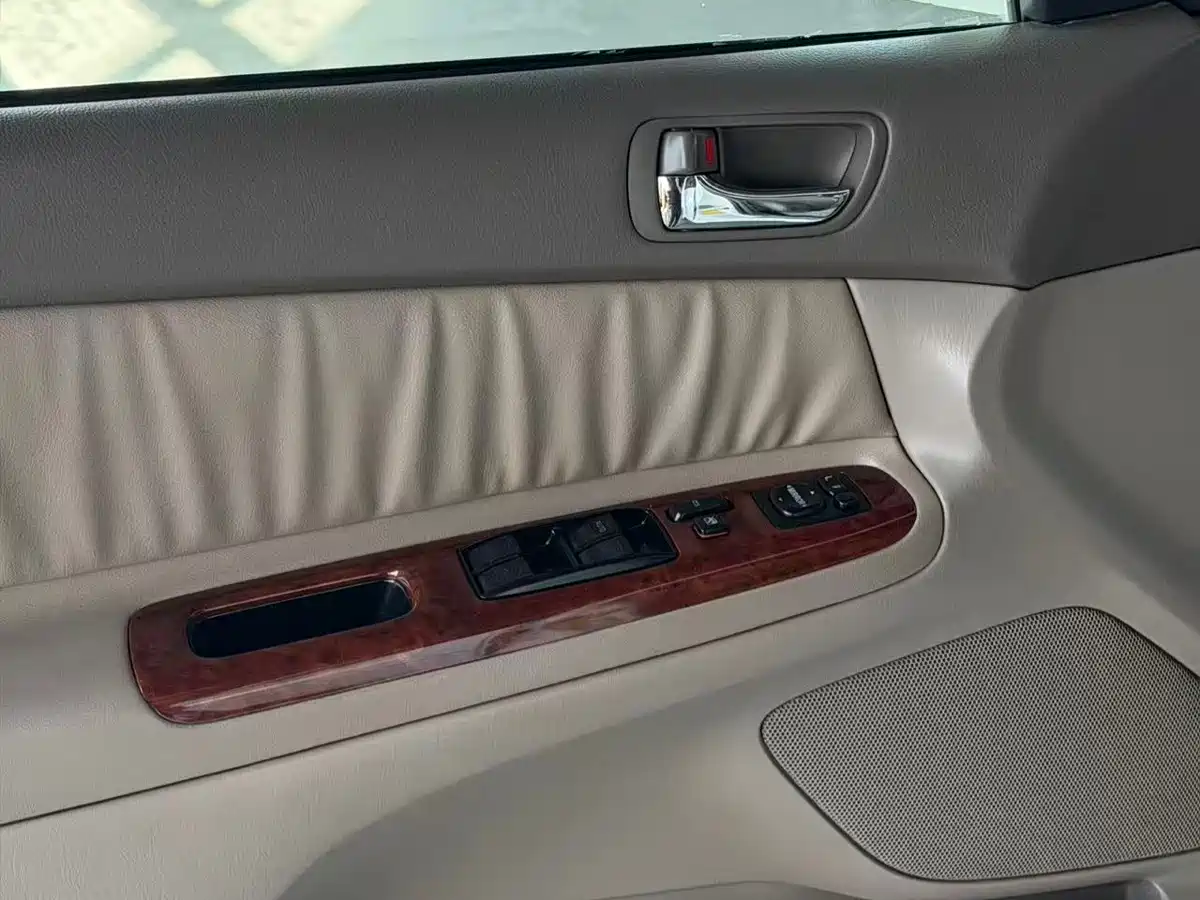 Toyota фото 7