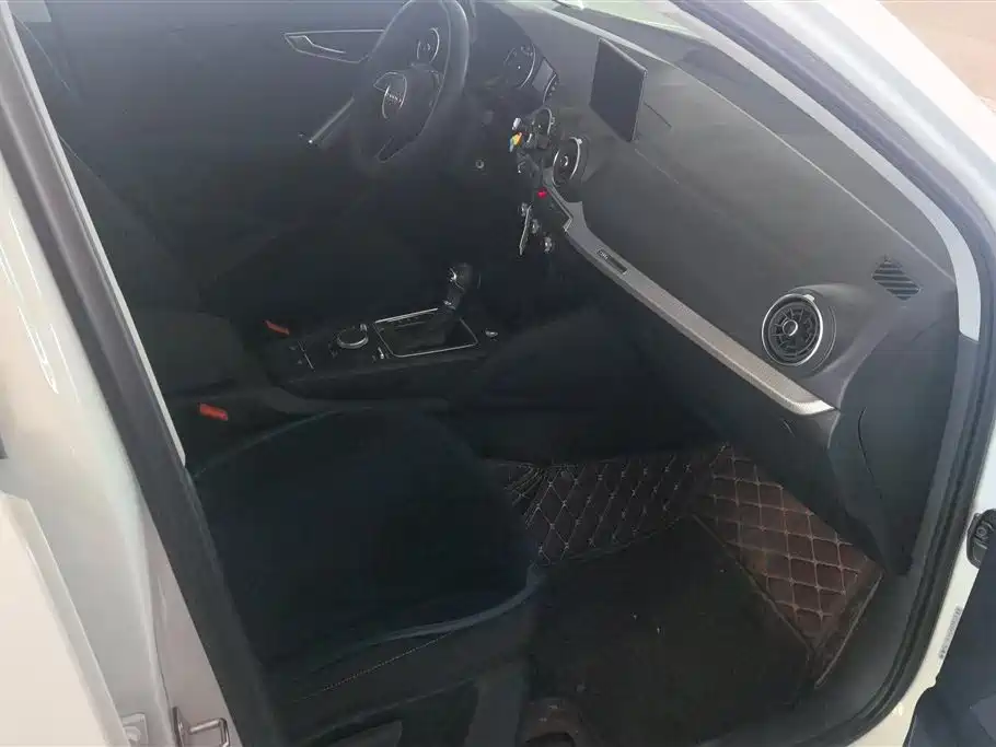 Audi Q2L 2020 35 TFSI Progressive Dynamic Model фото 8