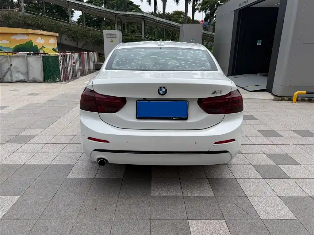 BMW 1 Series 2017 118i Sport фото 9