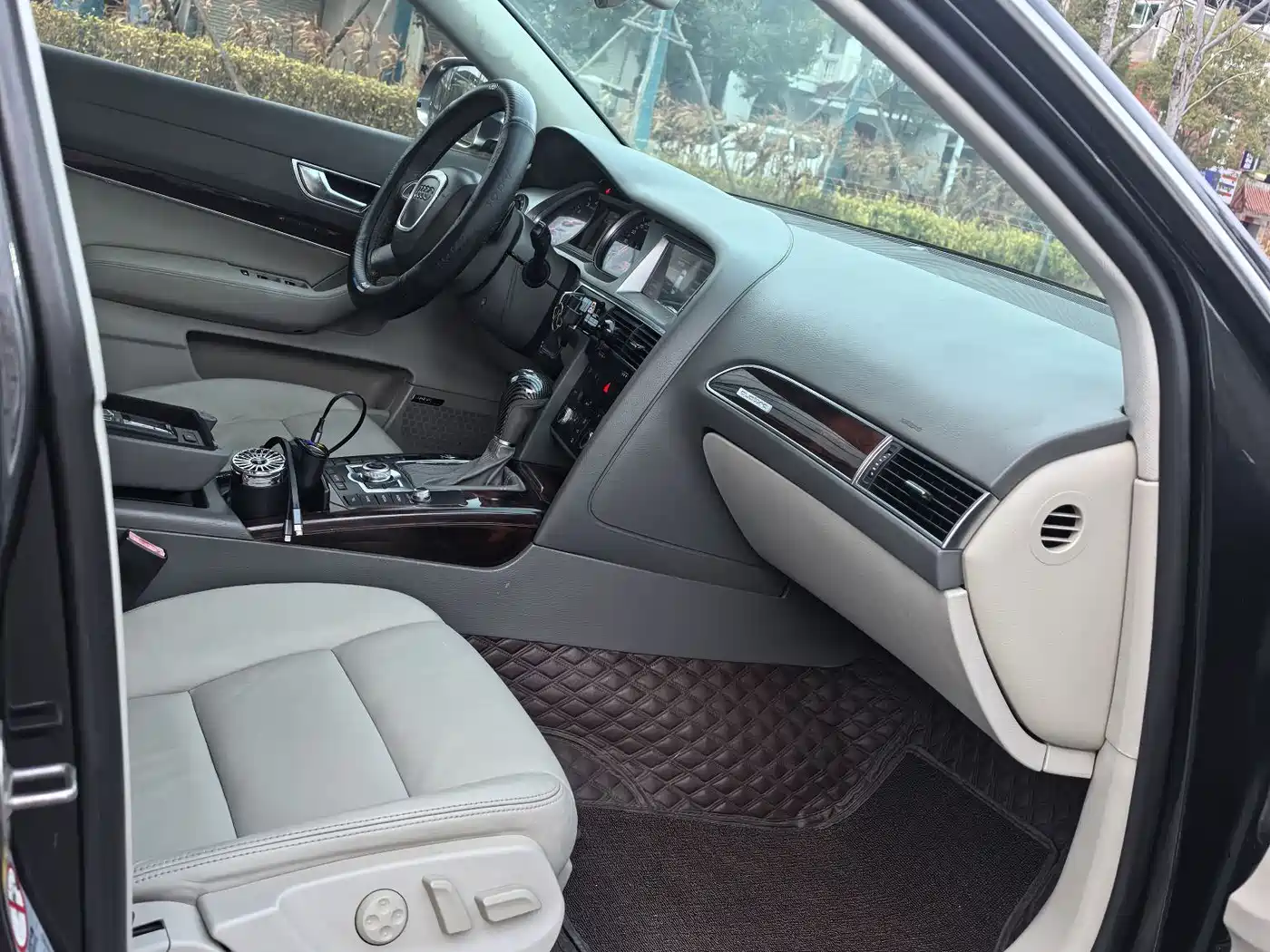 Audi A6L 2011 3.0 TFSI quattro Luxury фото 8