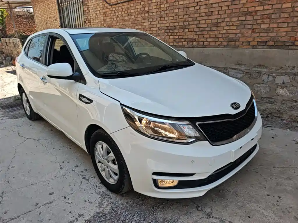 Kia K2 2015 Hatchback 1.4L AT GLS Cool Edition фото 4